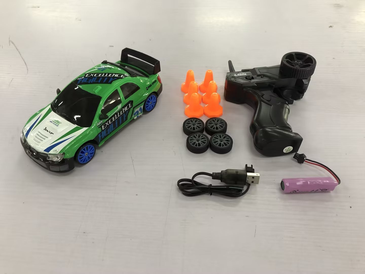 Fernsteuerbares Drift Car Spielzeug, GTR Modell AE86, RC Rennwagen für Kinder – Perfekte Weihnachtsgeschenke